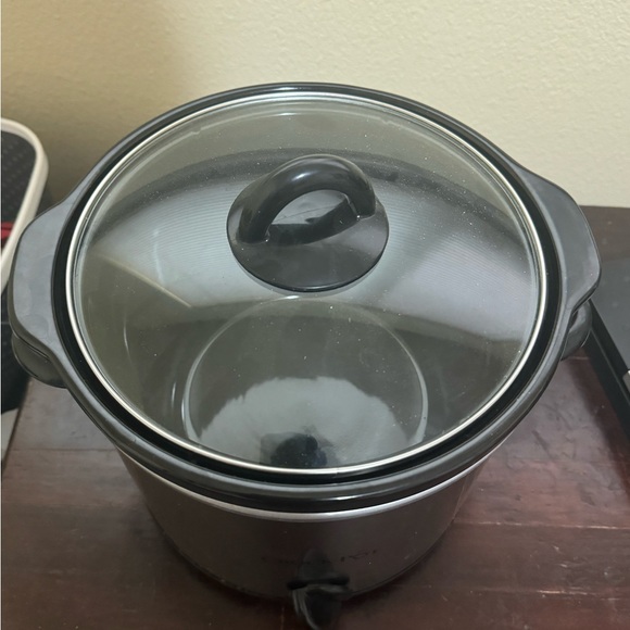 Crockpot Classic Slow Cooker 4 Quart Round Model SCR-400SP - Picture 5 of 8